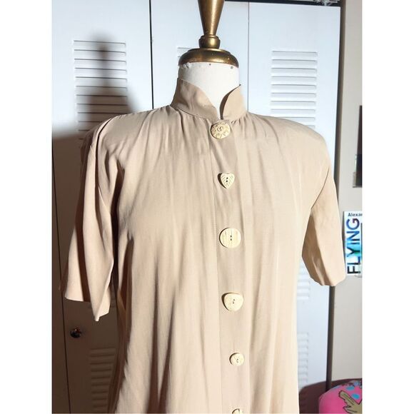 Pride & Joy | Women's | Blouse | Size 10 | Structured Classic Button Down Blouse - Picture 2 of 6